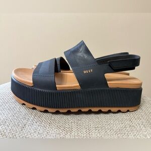 Reef Water Vista Higher Black Sandals size 10 platform